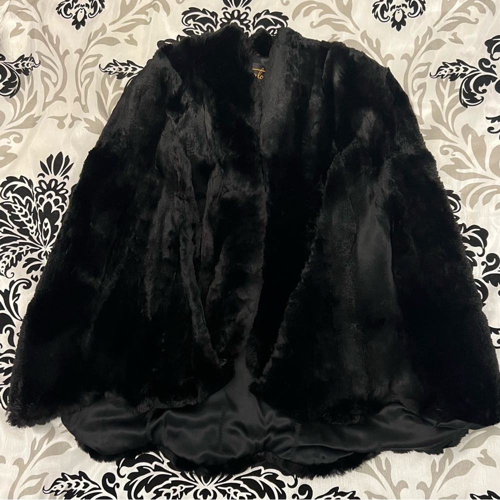 Genuine black fur cape, size m, very elegant!